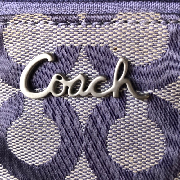 Authentic Coach Wristlet modern logo EUC Lavender - Picture 10 of 10